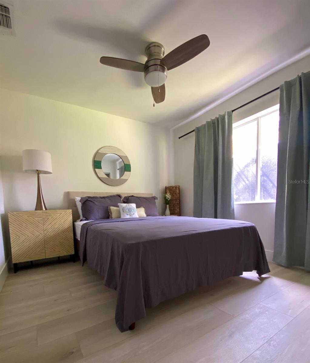 Image 23 of 50 For 415 Maple Way A