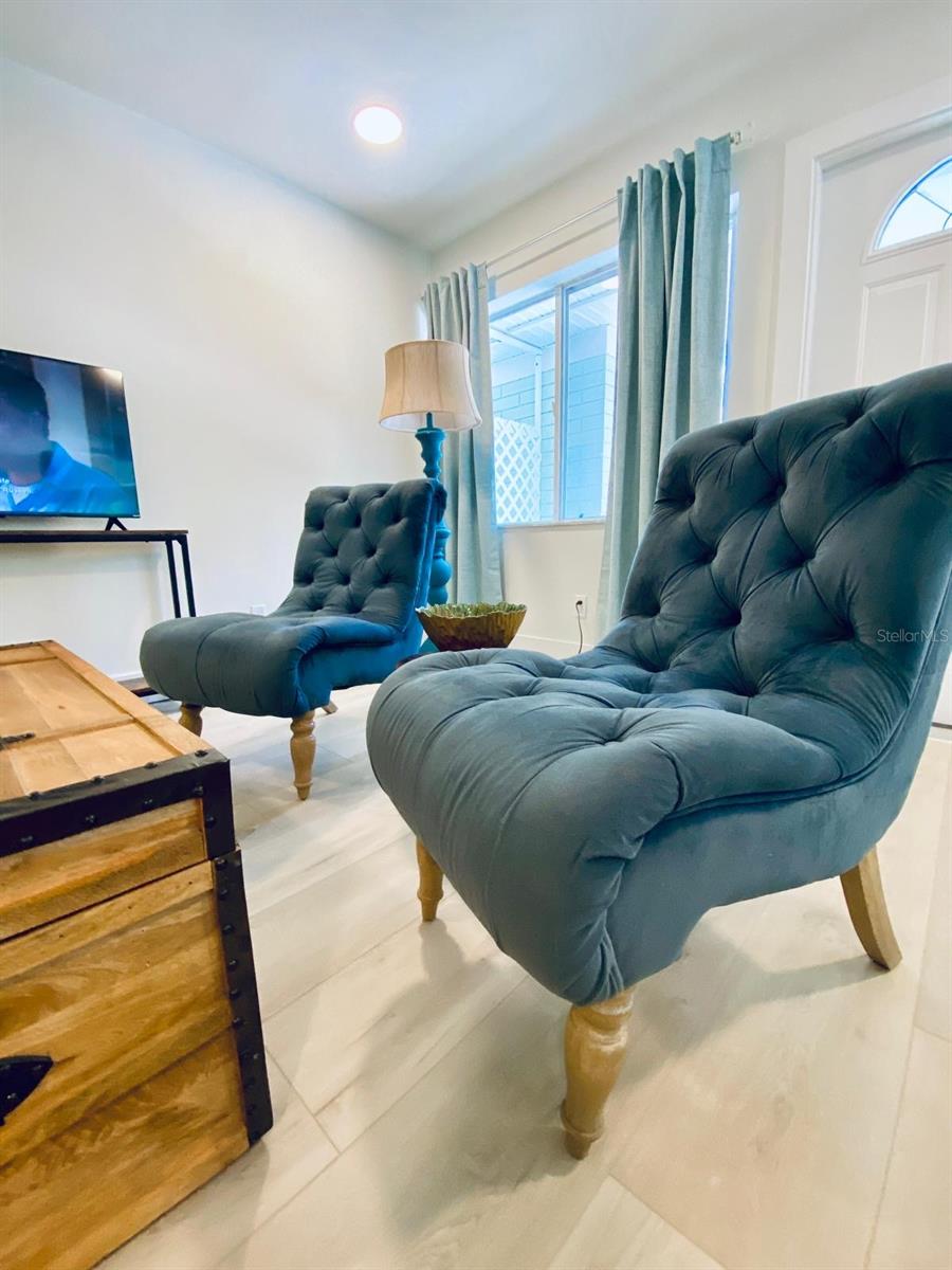 Image 33 of 50 For 415 Maple Way A