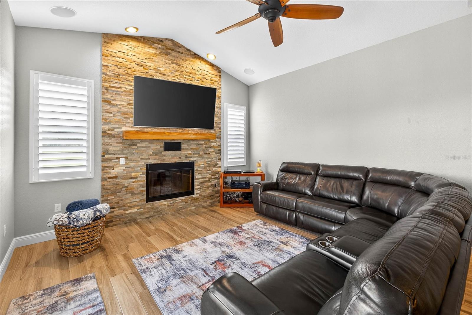 Image 19 of 88 For 7316 Hackamore Road