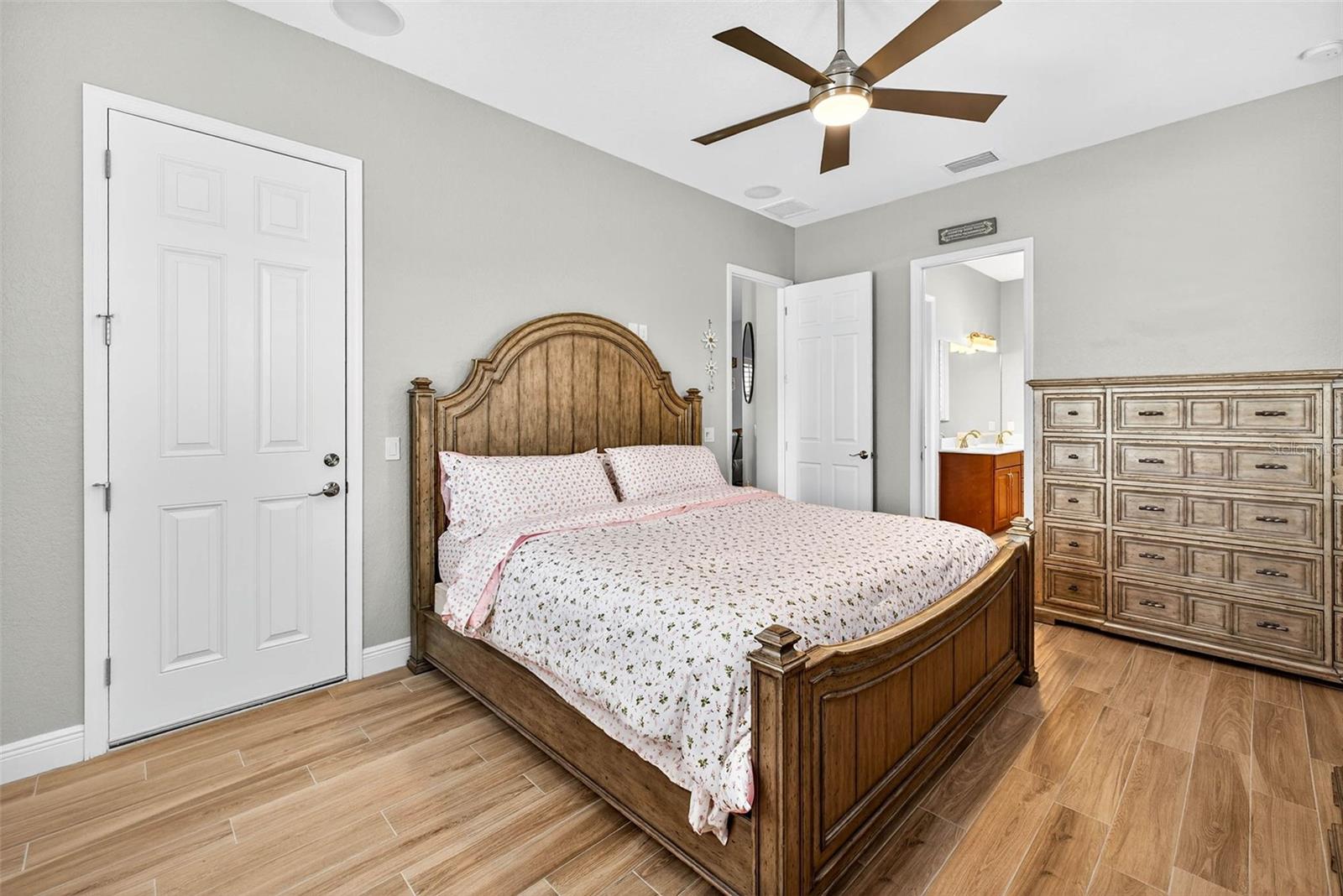 Image 32 of 88 For 7316 Hackamore Road