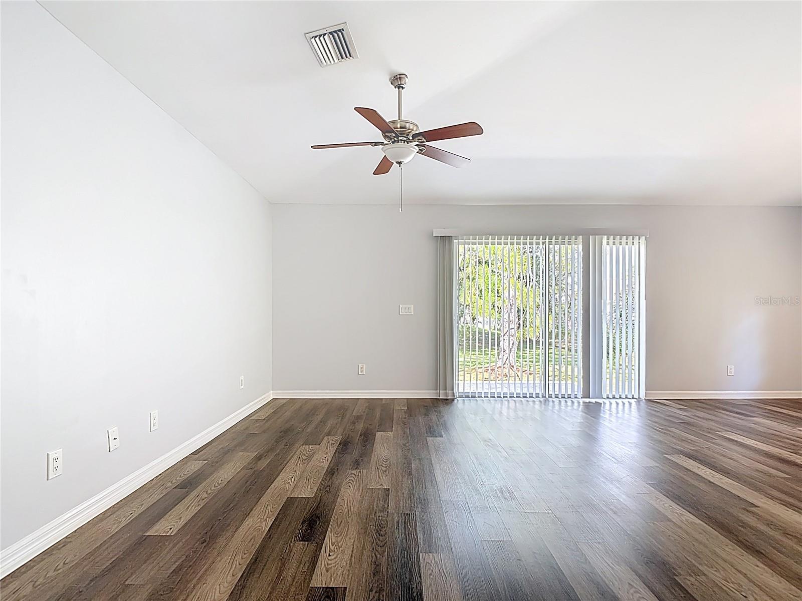 Image 19 of 74 For 2812 4th Street Sw