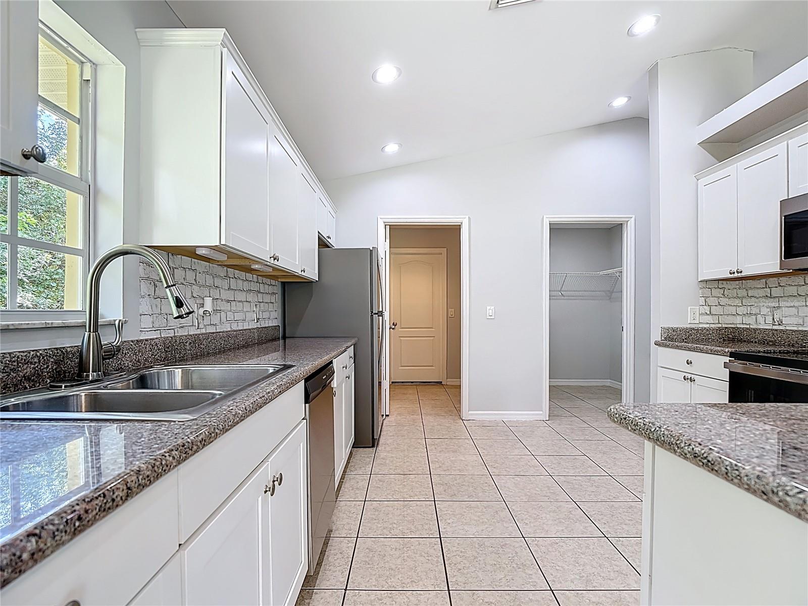 Image 27 of 74 For 2812 4th Street Sw