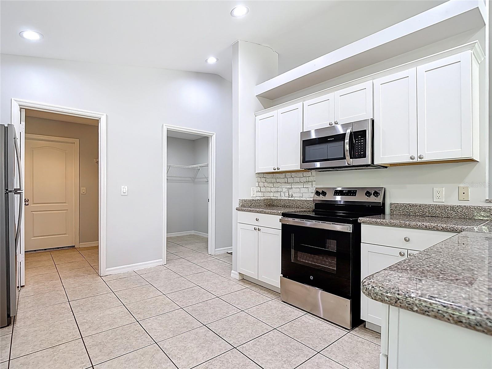 Image 28 of 74 For 2812 4th Street Sw