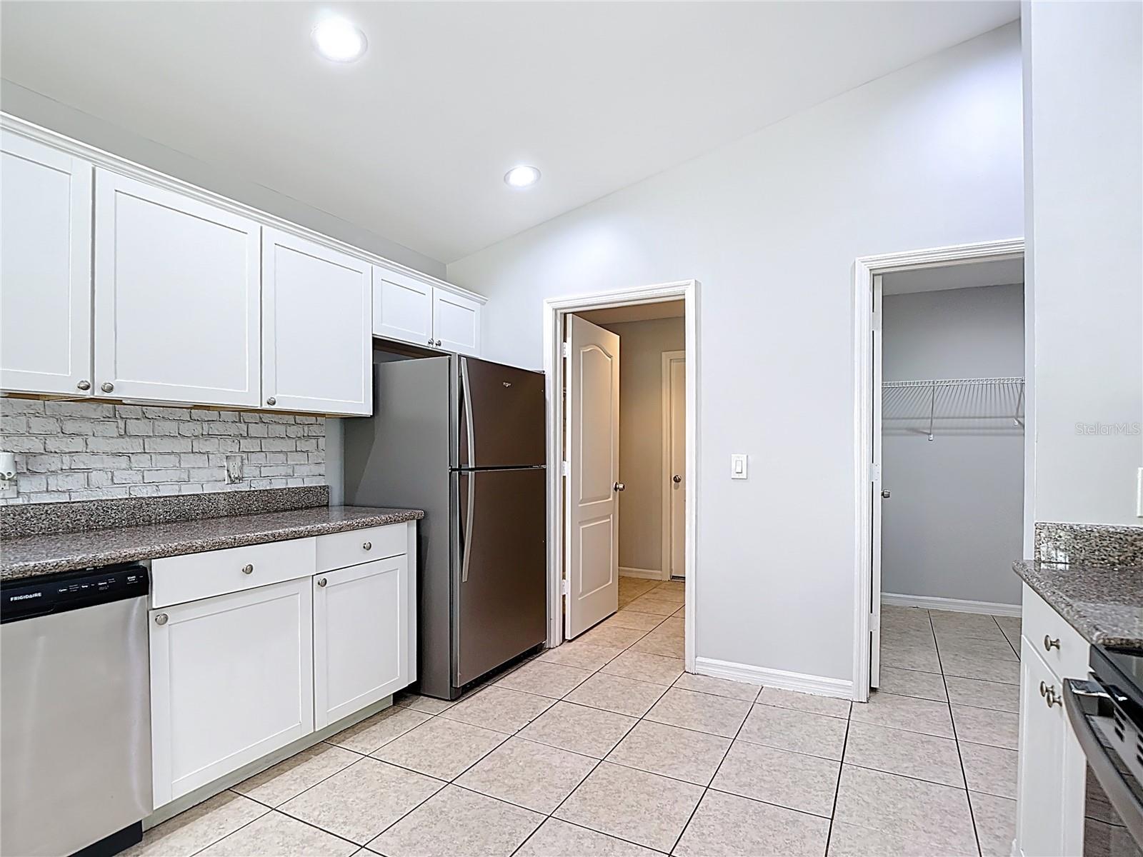 Image 29 of 74 For 2812 4th Street Sw