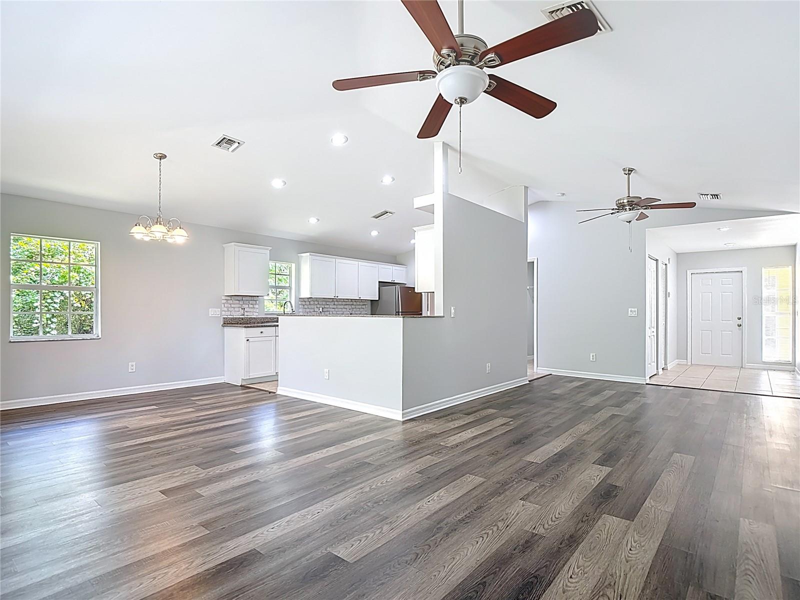 Image 3 of 74 For 2812 4th Street Sw