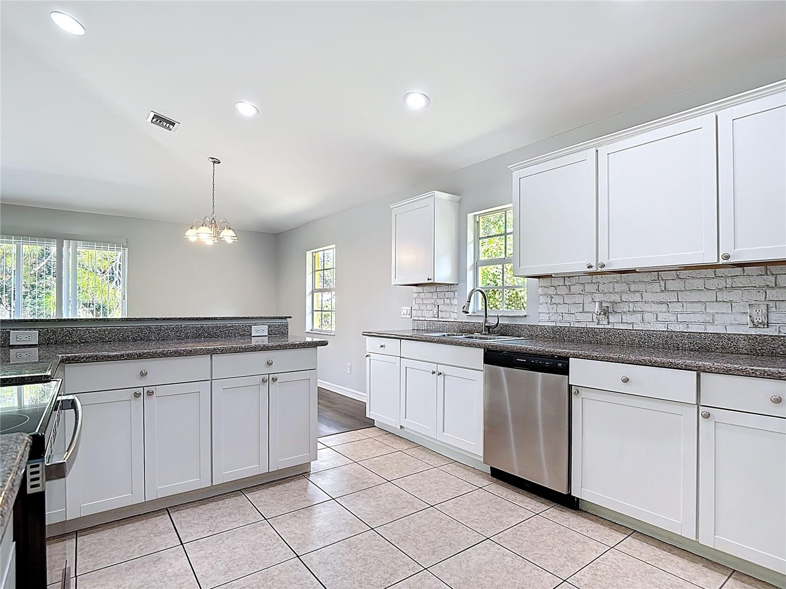 Image 31 of 74 For 2812 4th Street Sw