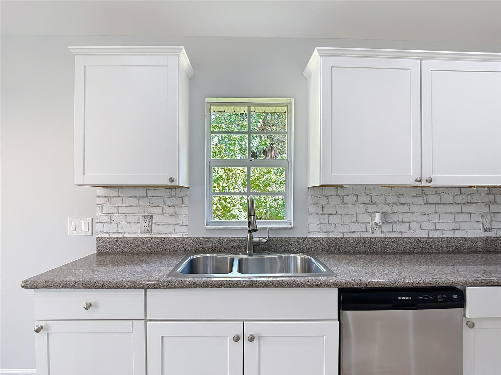 Image 33 of 74 For 2812 4th Street Sw