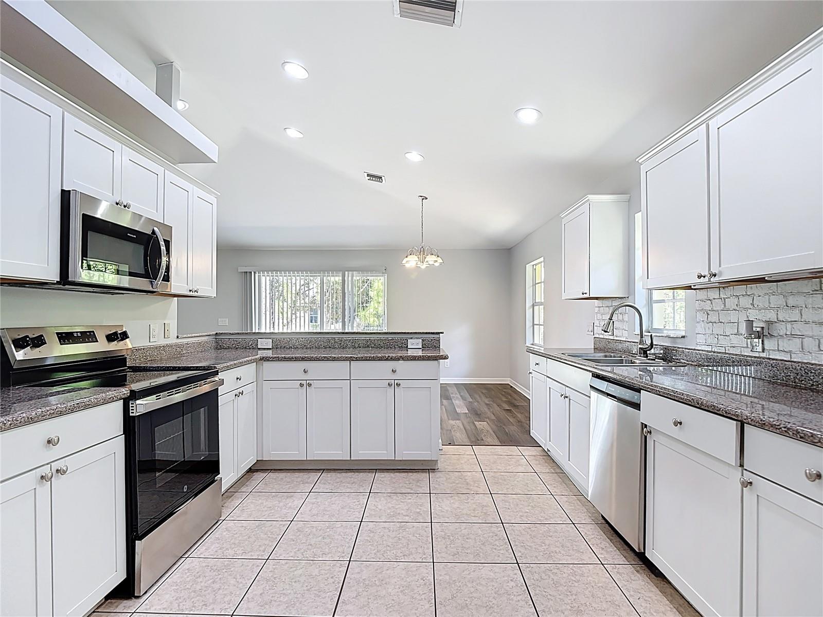 Image 4 of 74 For 2812 4th Street Sw