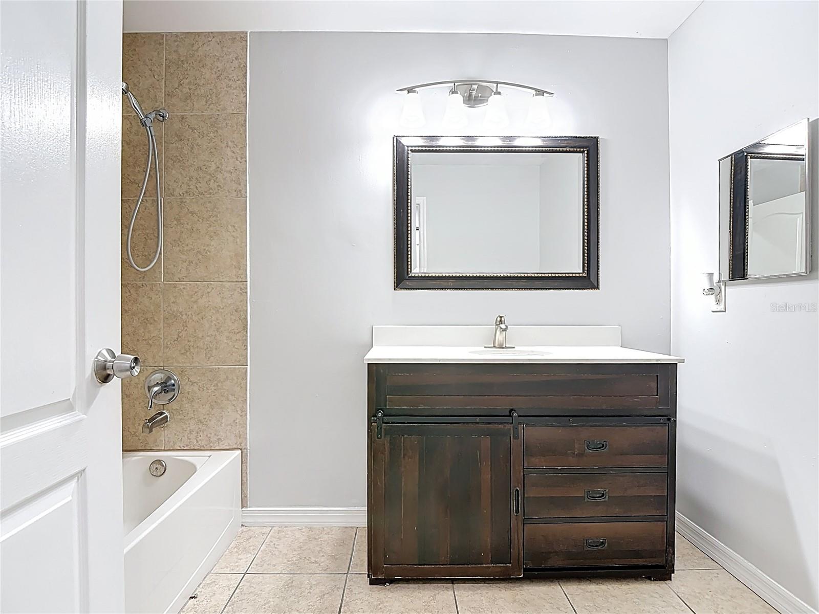 Image 41 of 74 For 2812 4th Street Sw