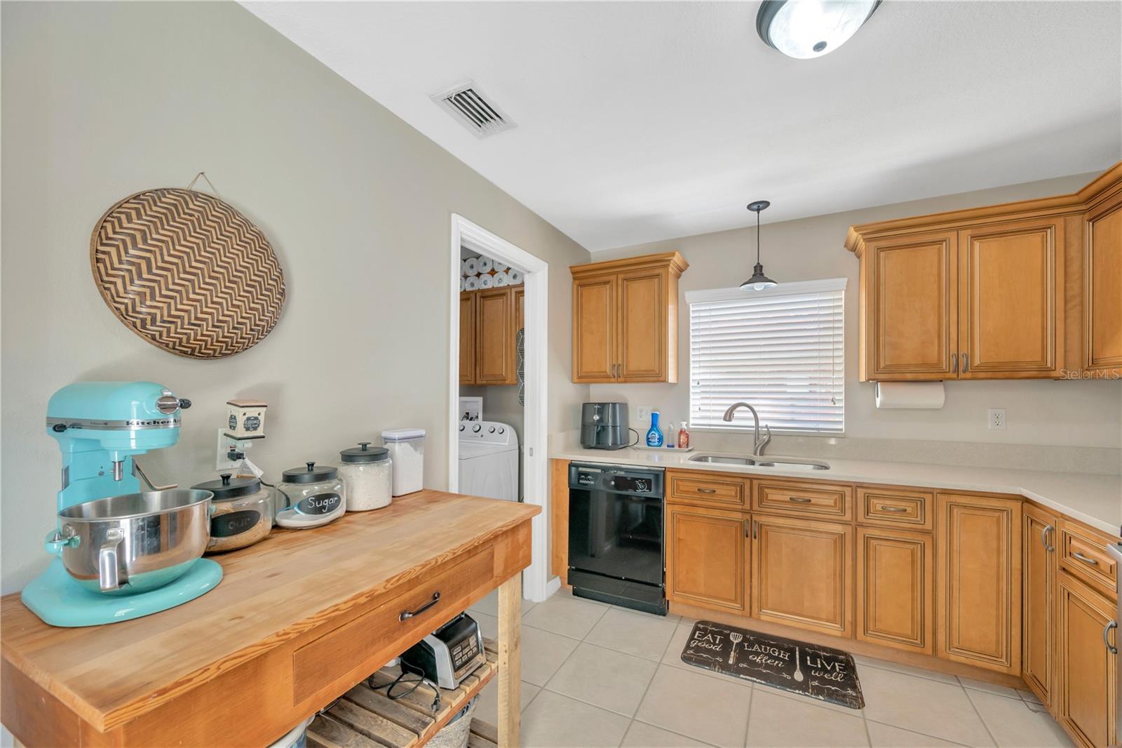 Image 19 of 48 For 721 Holly Terrace