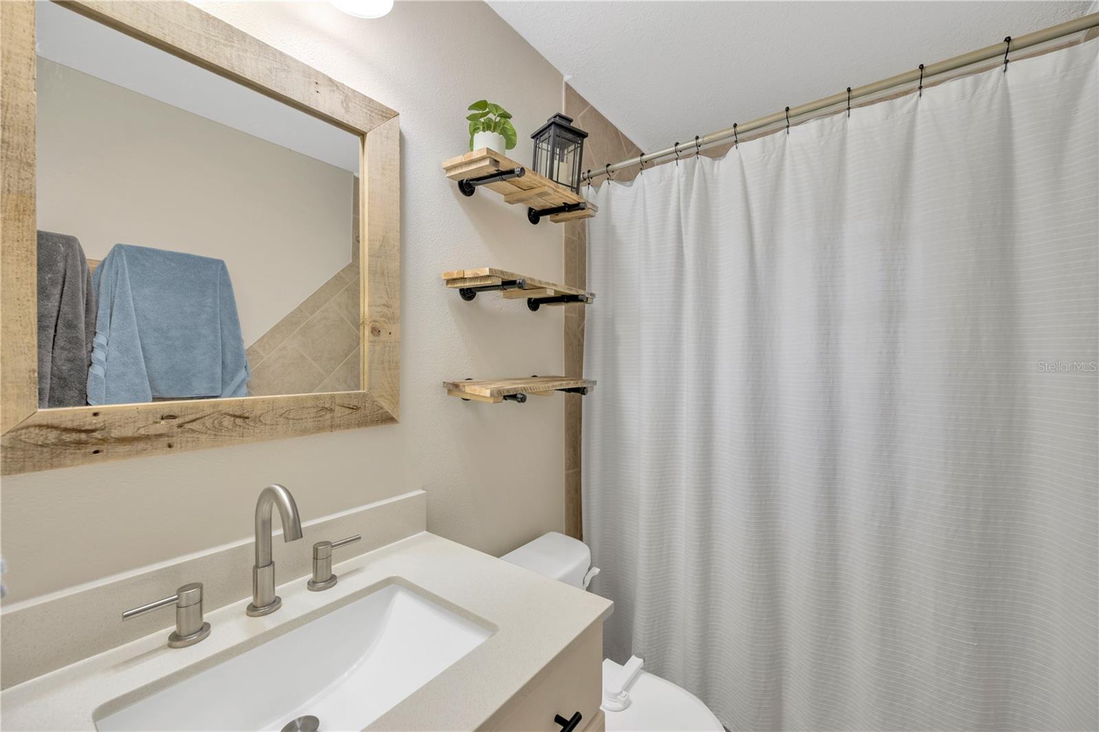 Image 25 of 48 For 721 Holly Terrace