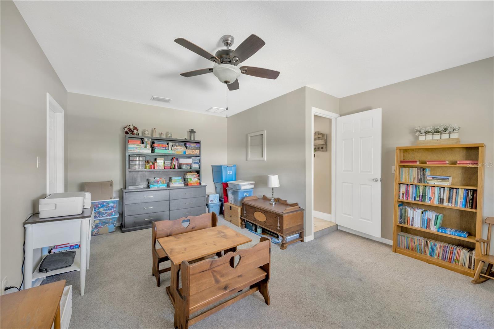 Image 30 of 48 For 721 Holly Terrace