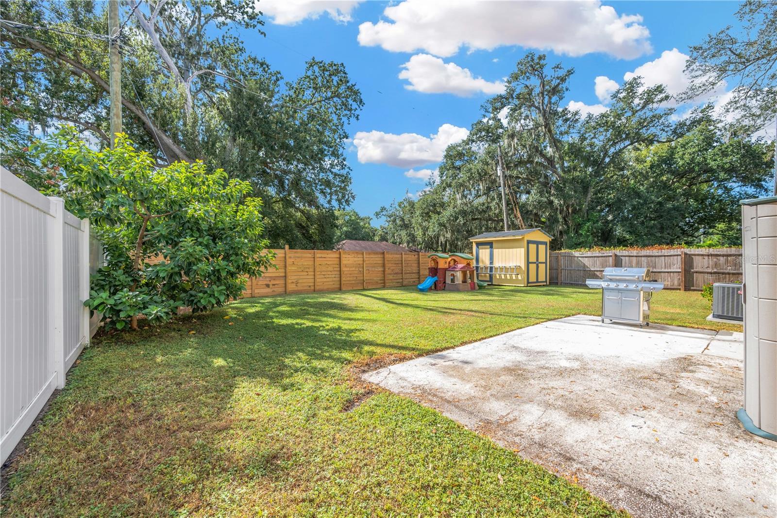 Image 33 of 48 For 721 Holly Terrace