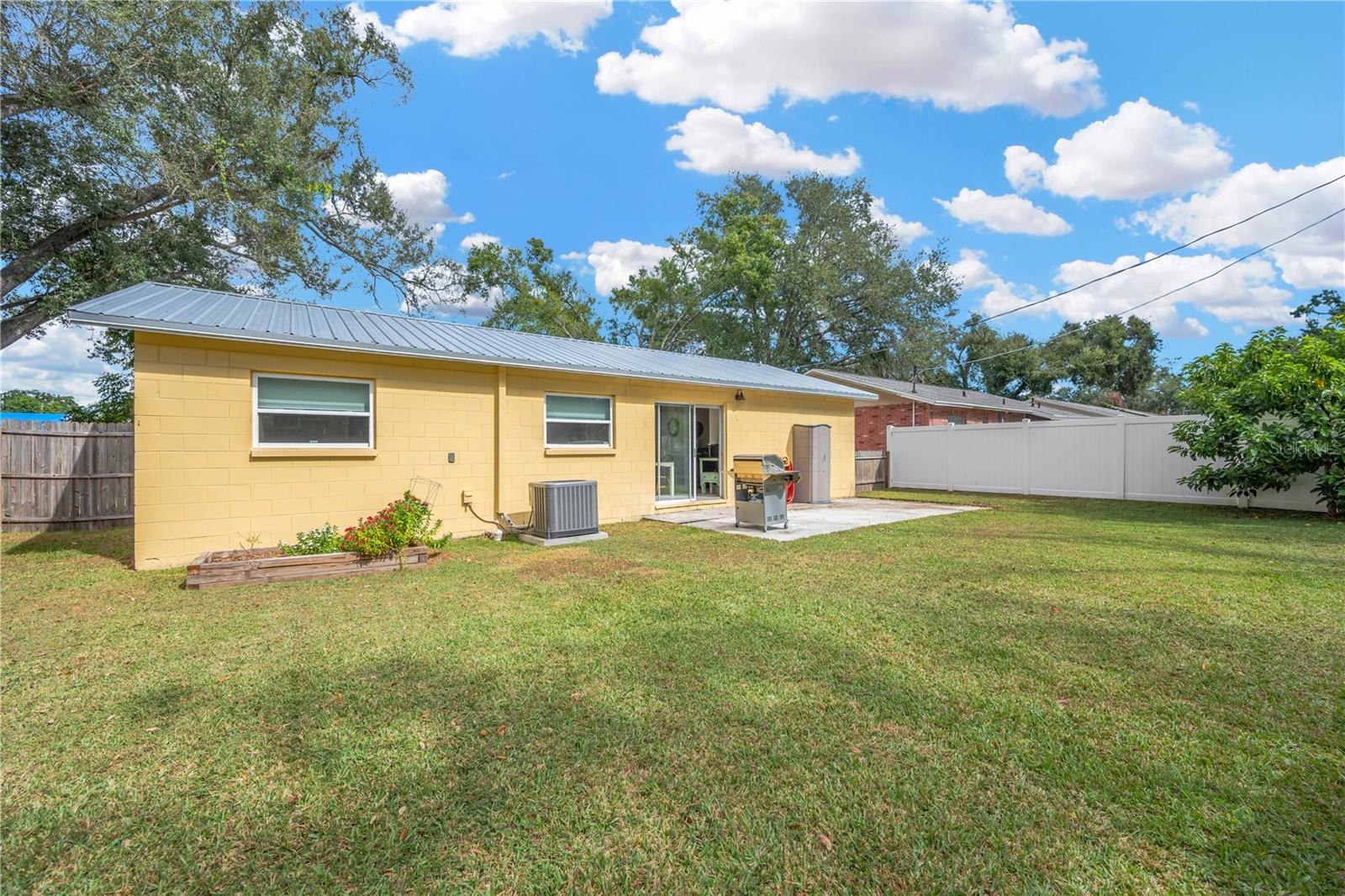 Image 37 of 48 For 721 Holly Terrace