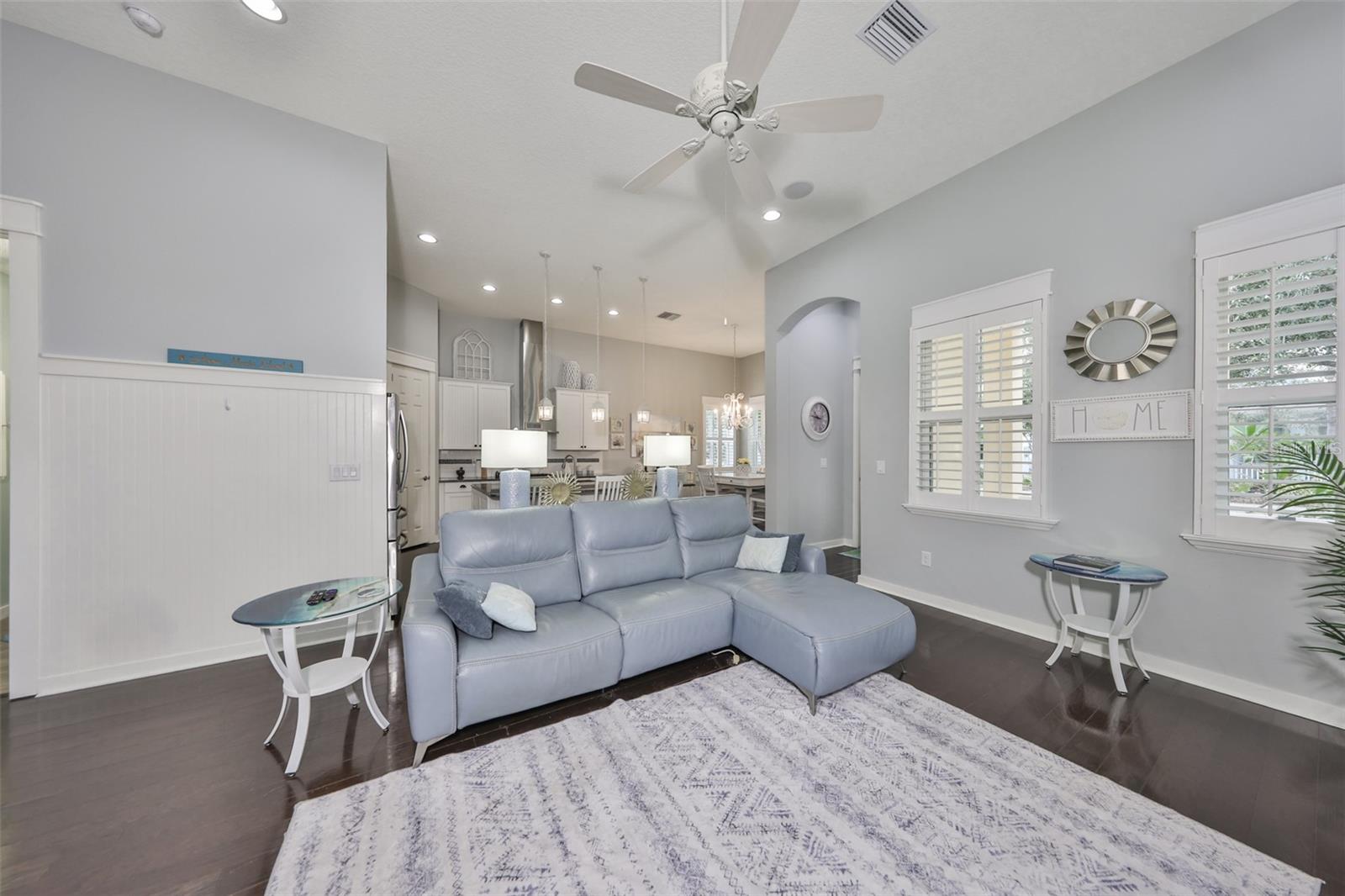 Image 14 of 75 For 511 Winterside Drive