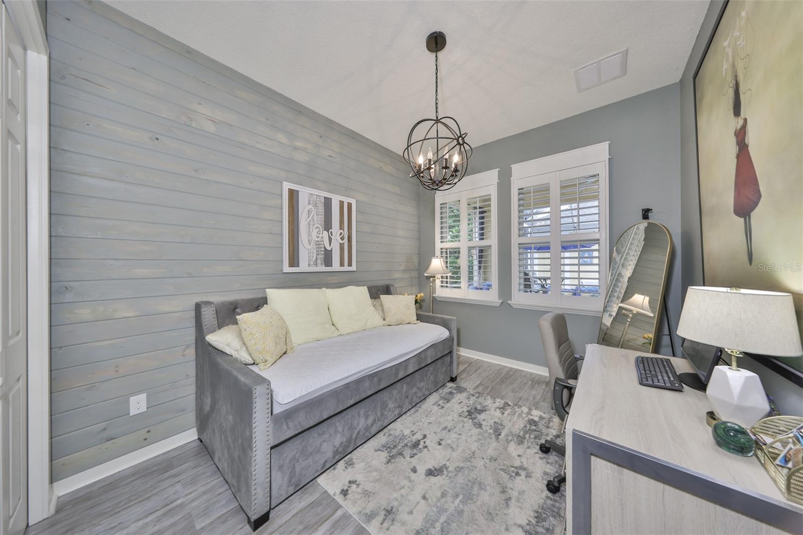 Image 17 of 75 For 511 Winterside Drive