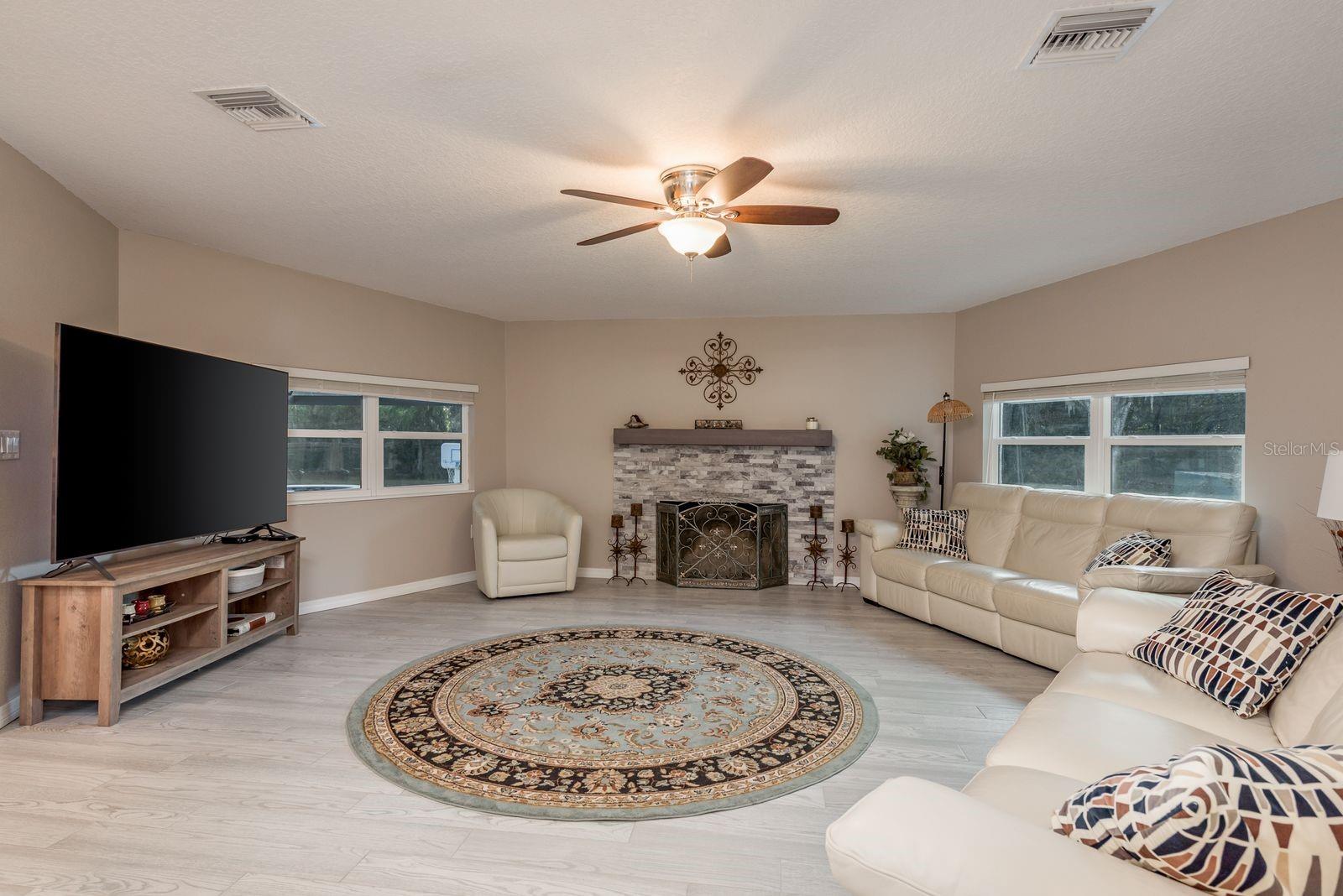 Image 15 of 61 For 401 Old East Lake Road