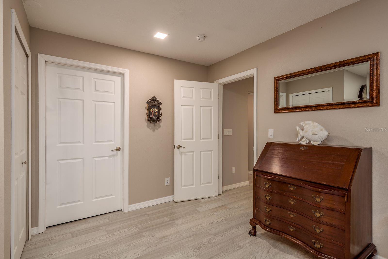 Image 21 of 61 For 401 Old East Lake Road