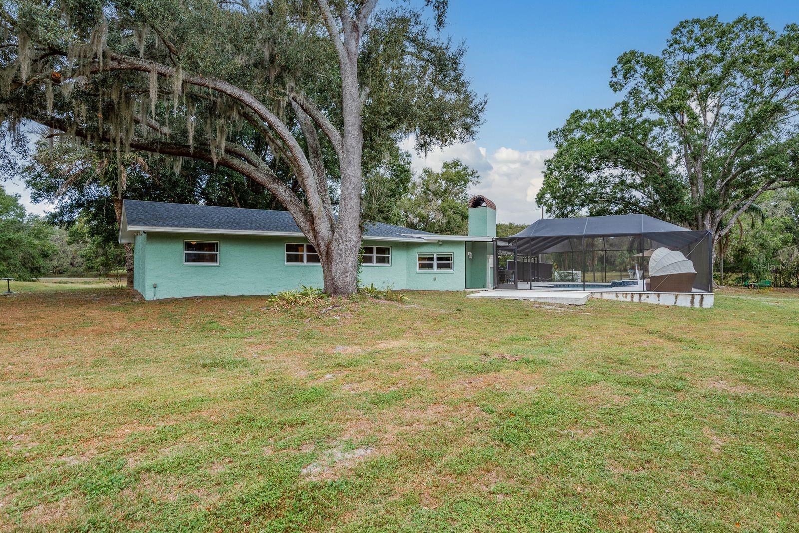 Image 42 of 61 For 401 Old East Lake Road