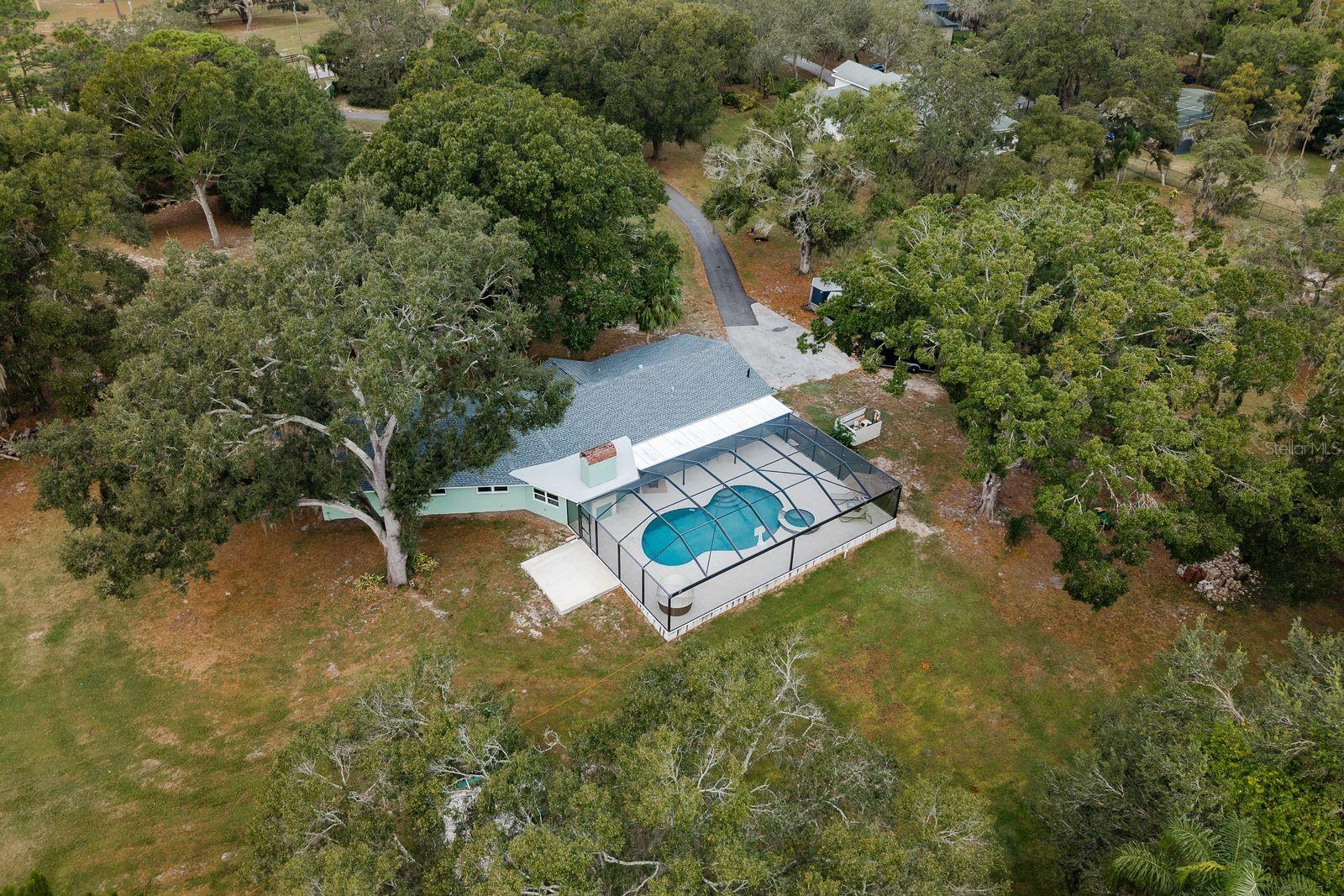 Image 48 of 61 For 401 Old East Lake Road