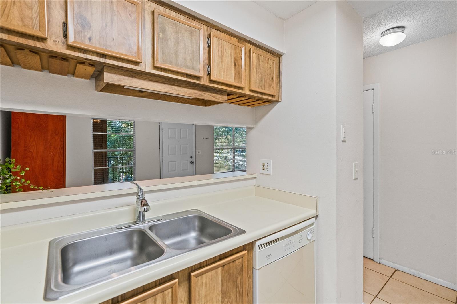 Image 3 of 19 For 4003 Nestle Oaks Place 204