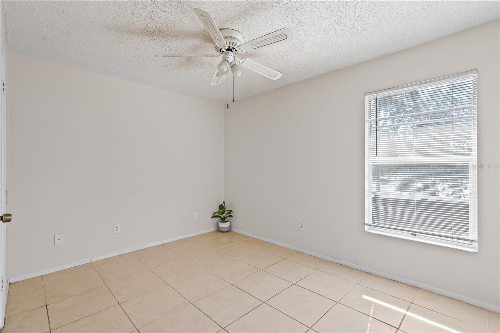 Image 8 of 19 For 4003 Nestle Oaks Place 204