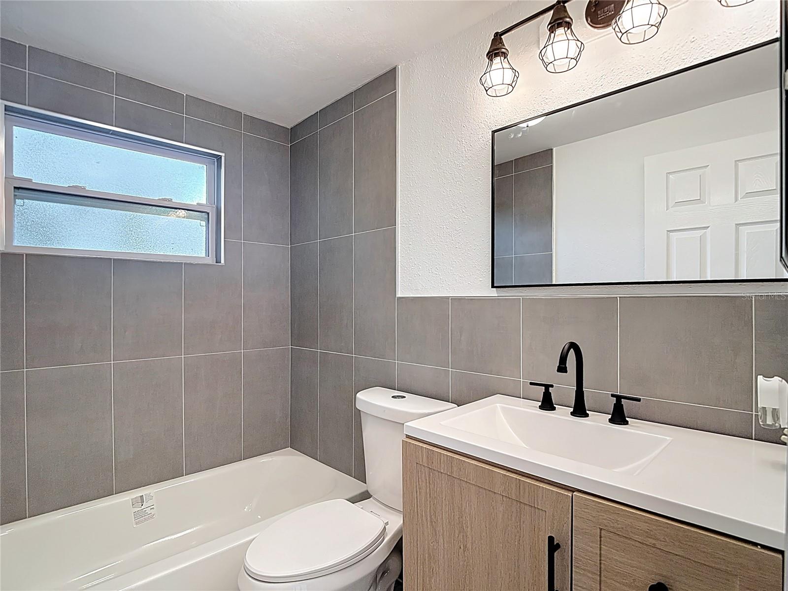 Image 14 of 48 For 5711 Pine Street