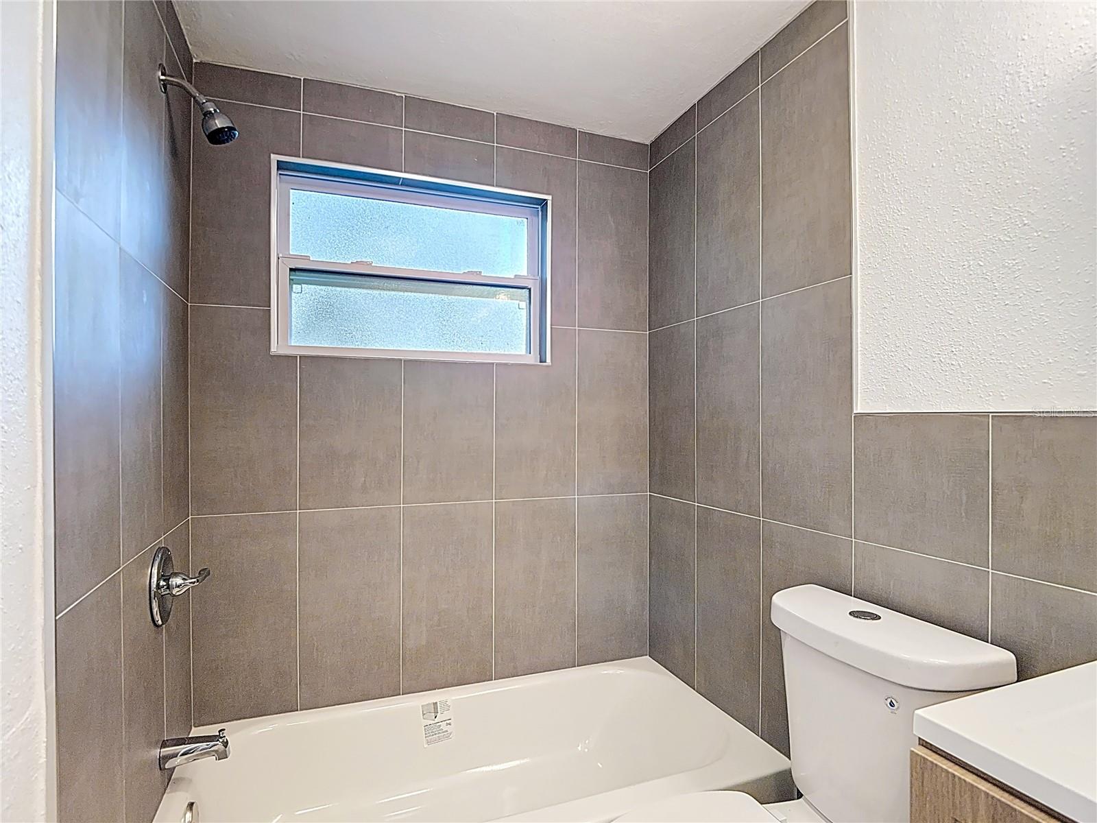 Image 15 of 48 For 5711 Pine Street