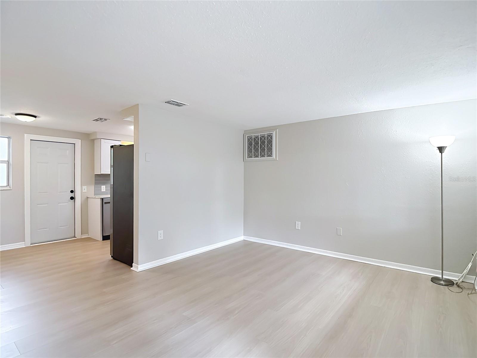 Image 5 of 48 For 5711 Pine Street