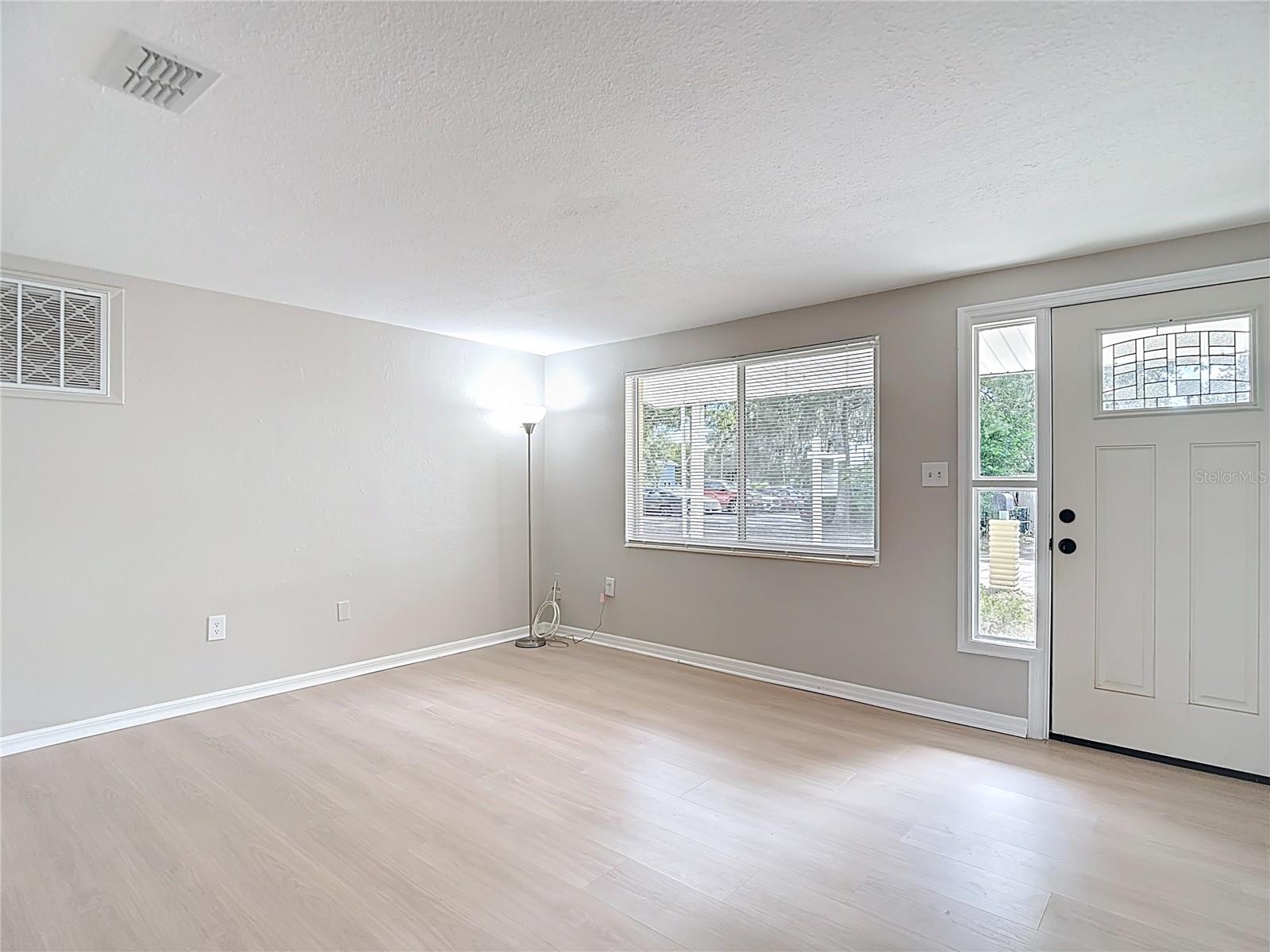 Image 6 of 48 For 5711 Pine Street