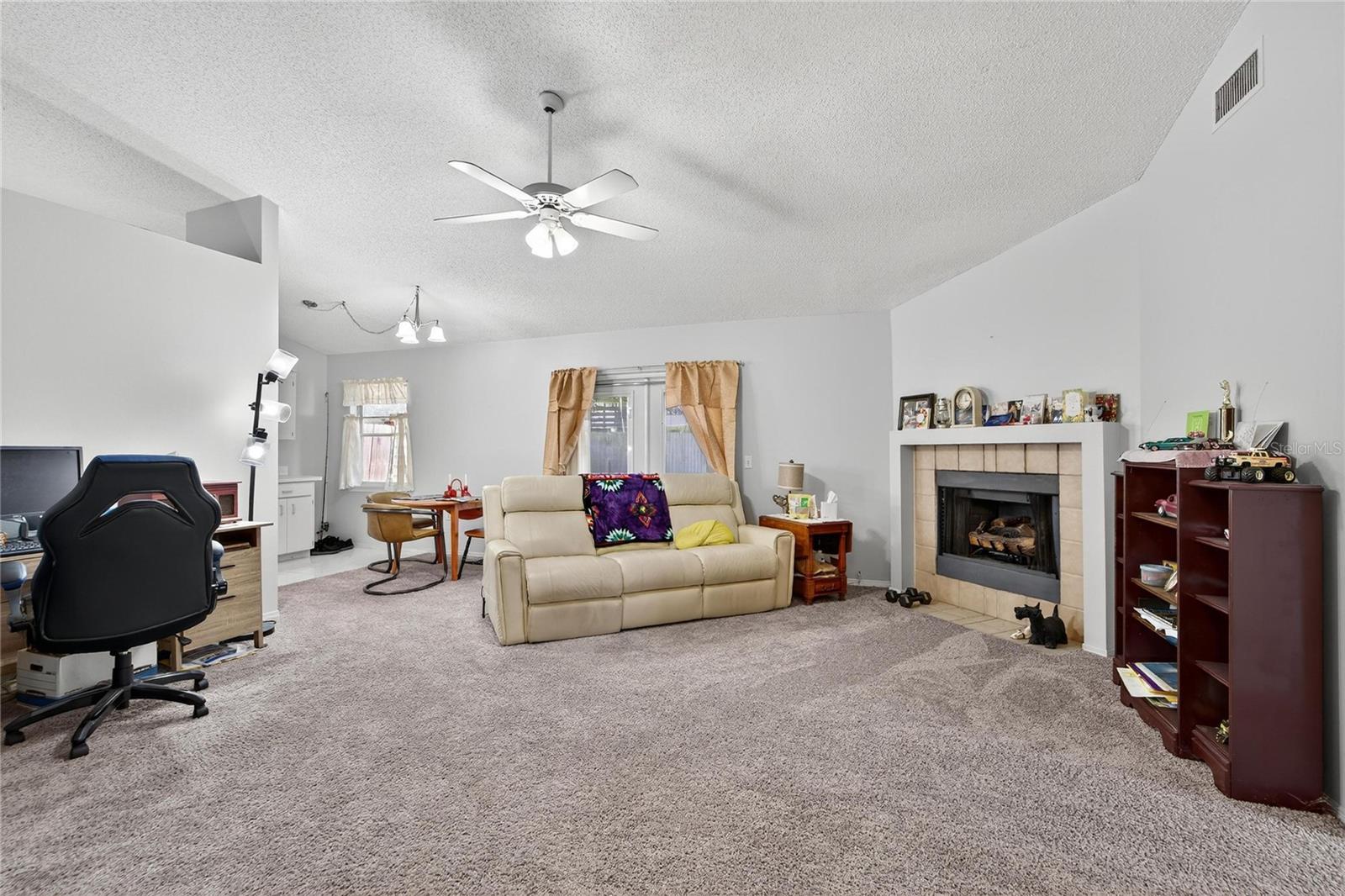 Image 25 of 66 For 204 Sugar Creek Drive