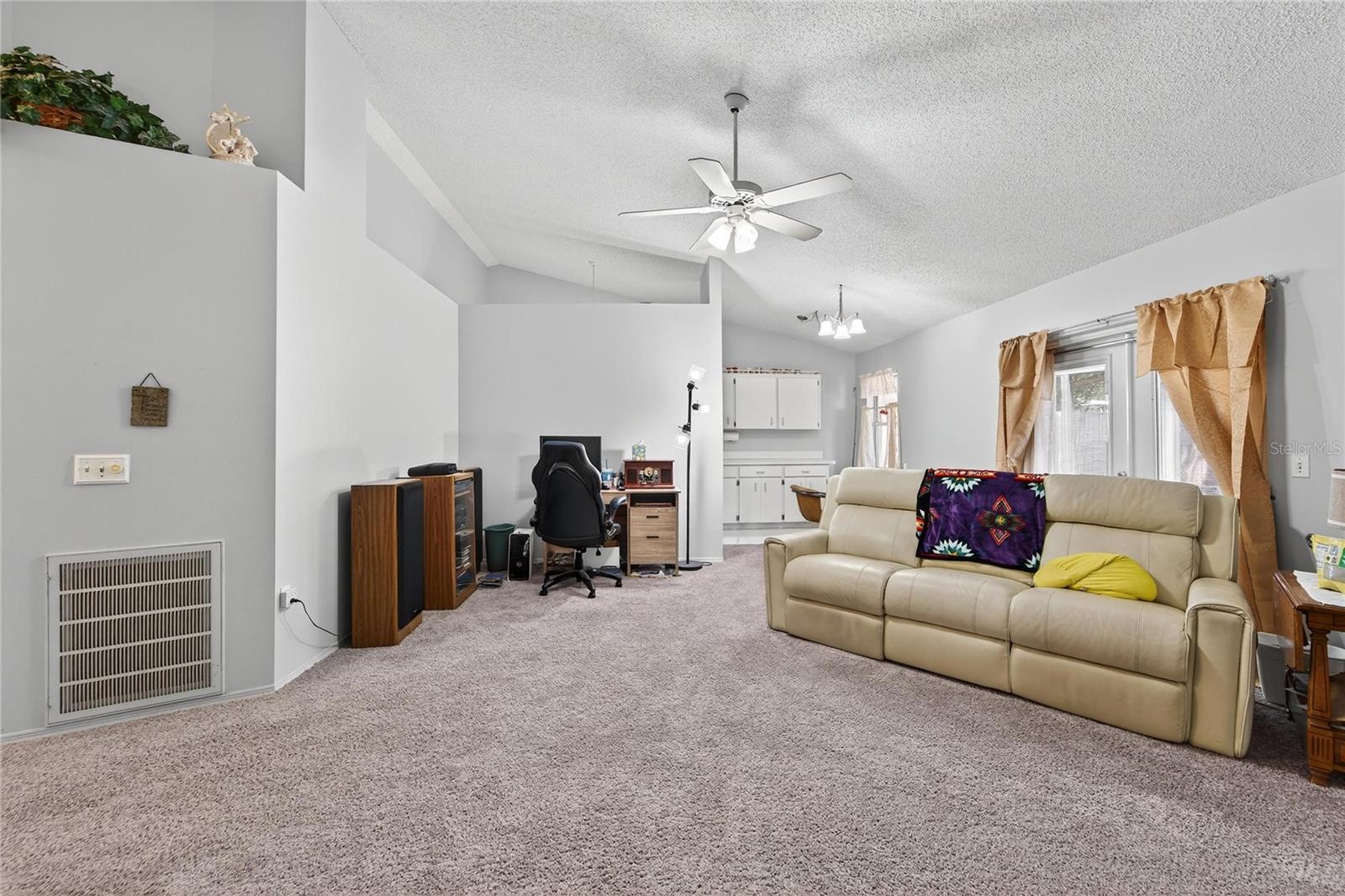 Image 26 of 66 For 204 Sugar Creek Drive