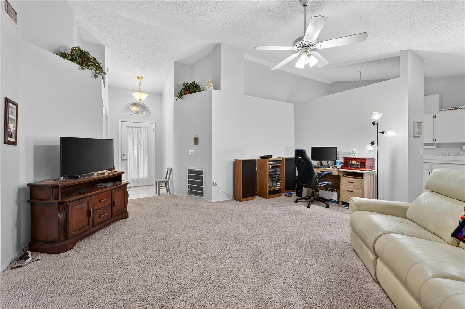 Image 27 of 66 For 204 Sugar Creek Drive