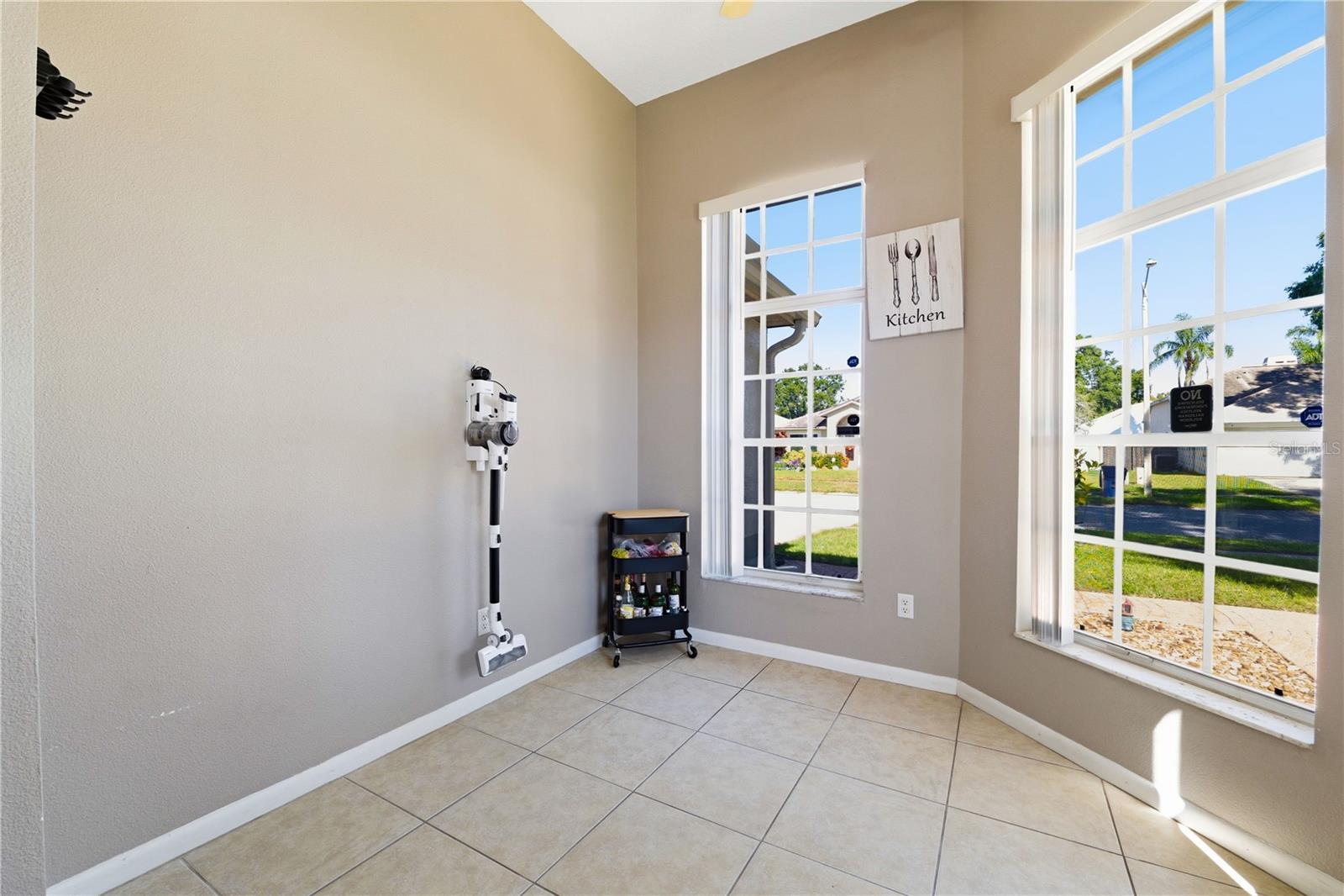 Image 12 of 40 For 7044 Woodhall Avenue