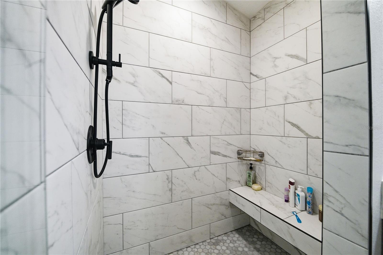 Image 17 of 40 For 7044 Woodhall Avenue