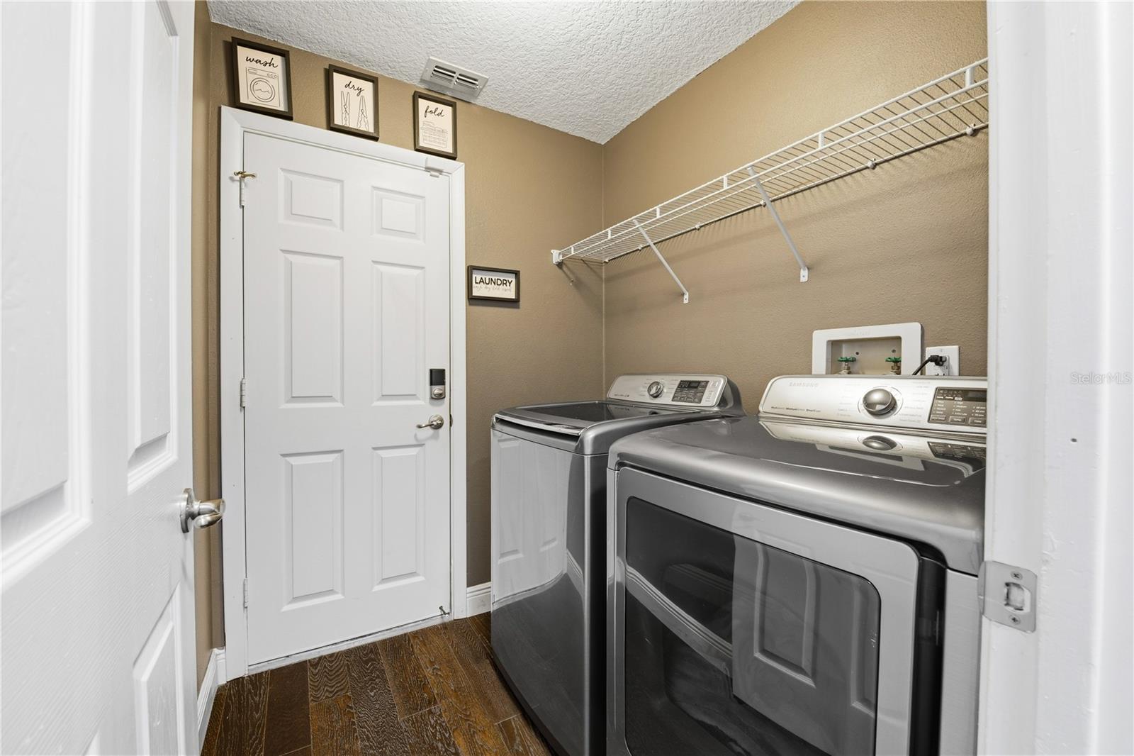 Image 23 of 40 For 7044 Woodhall Avenue