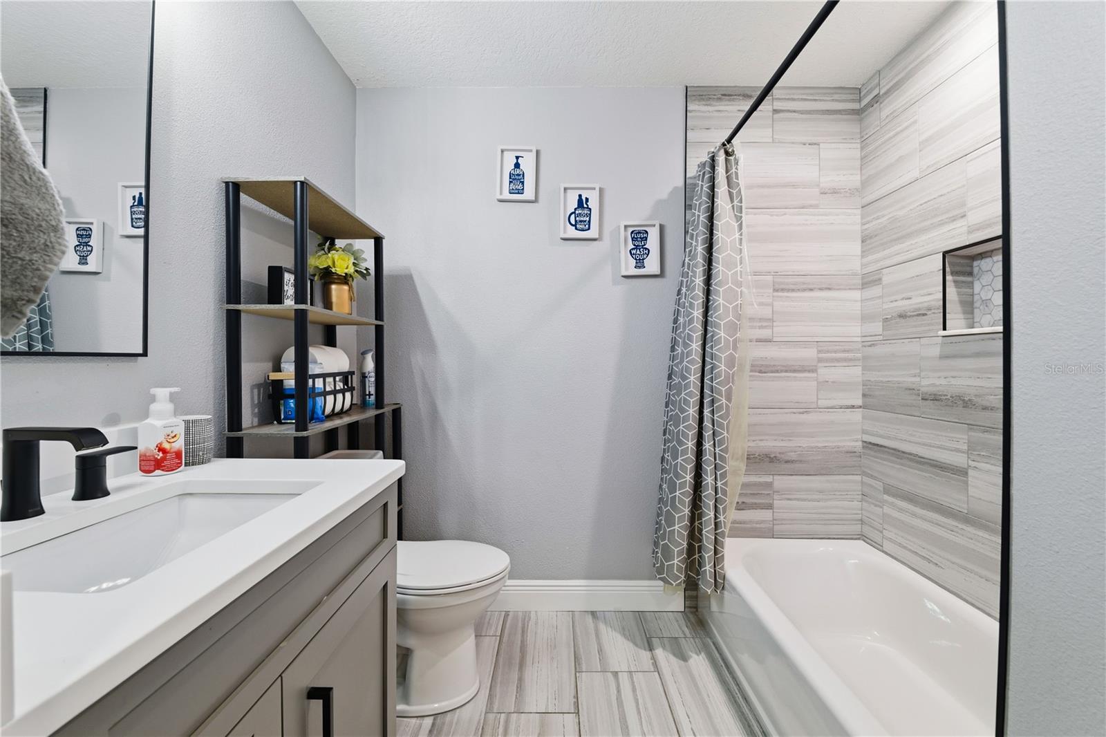 Image 24 of 40 For 7044 Woodhall Avenue