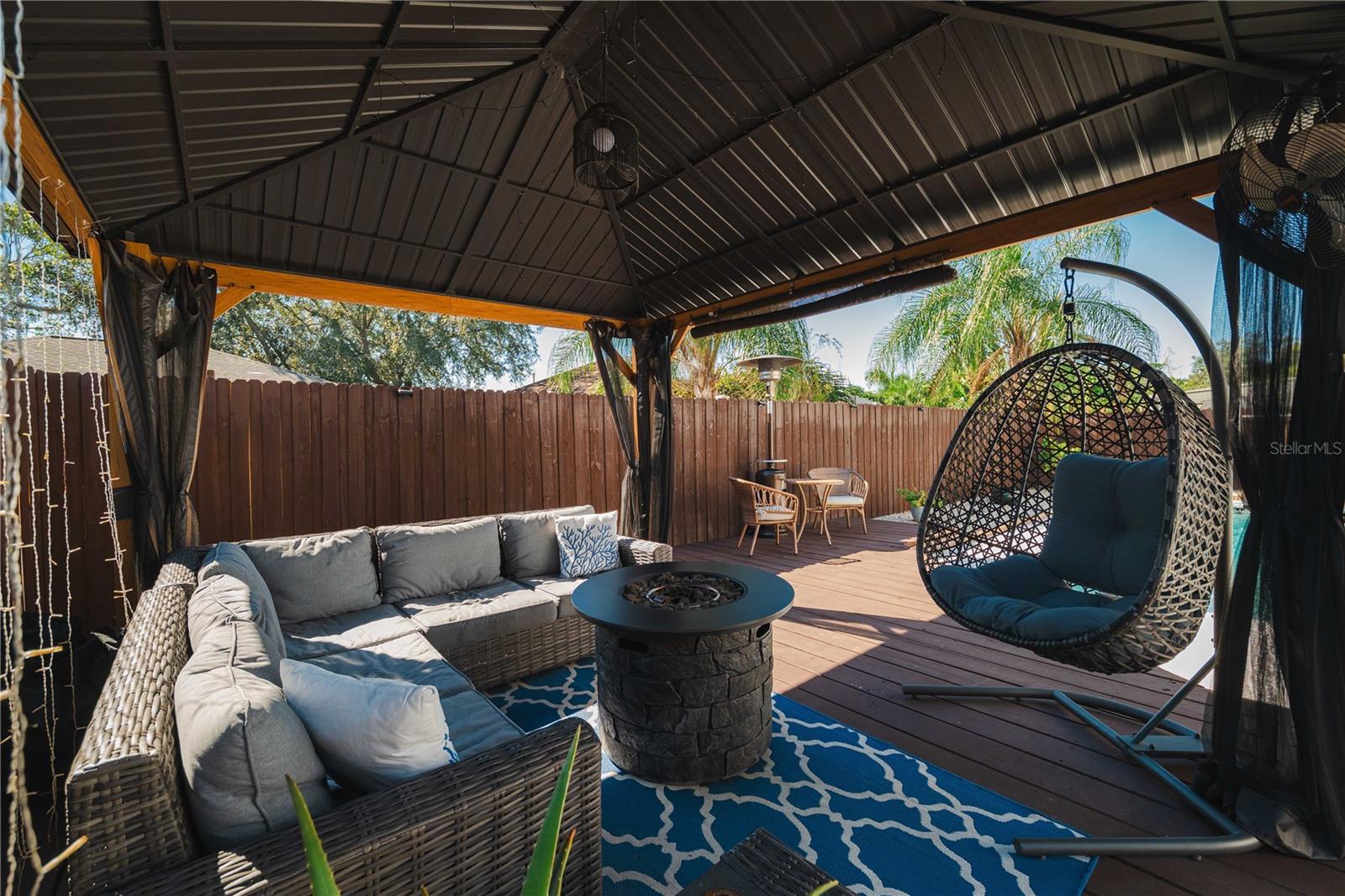 Image 33 of 40 For 7044 Woodhall Avenue