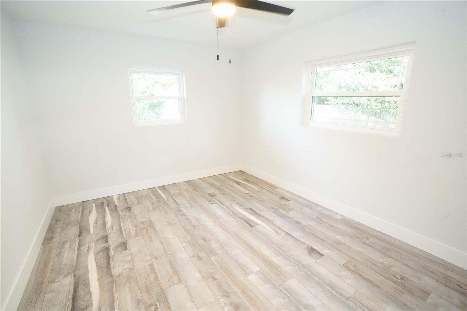 Image 17 of 33 For 5817 Dartmouth Avenue N