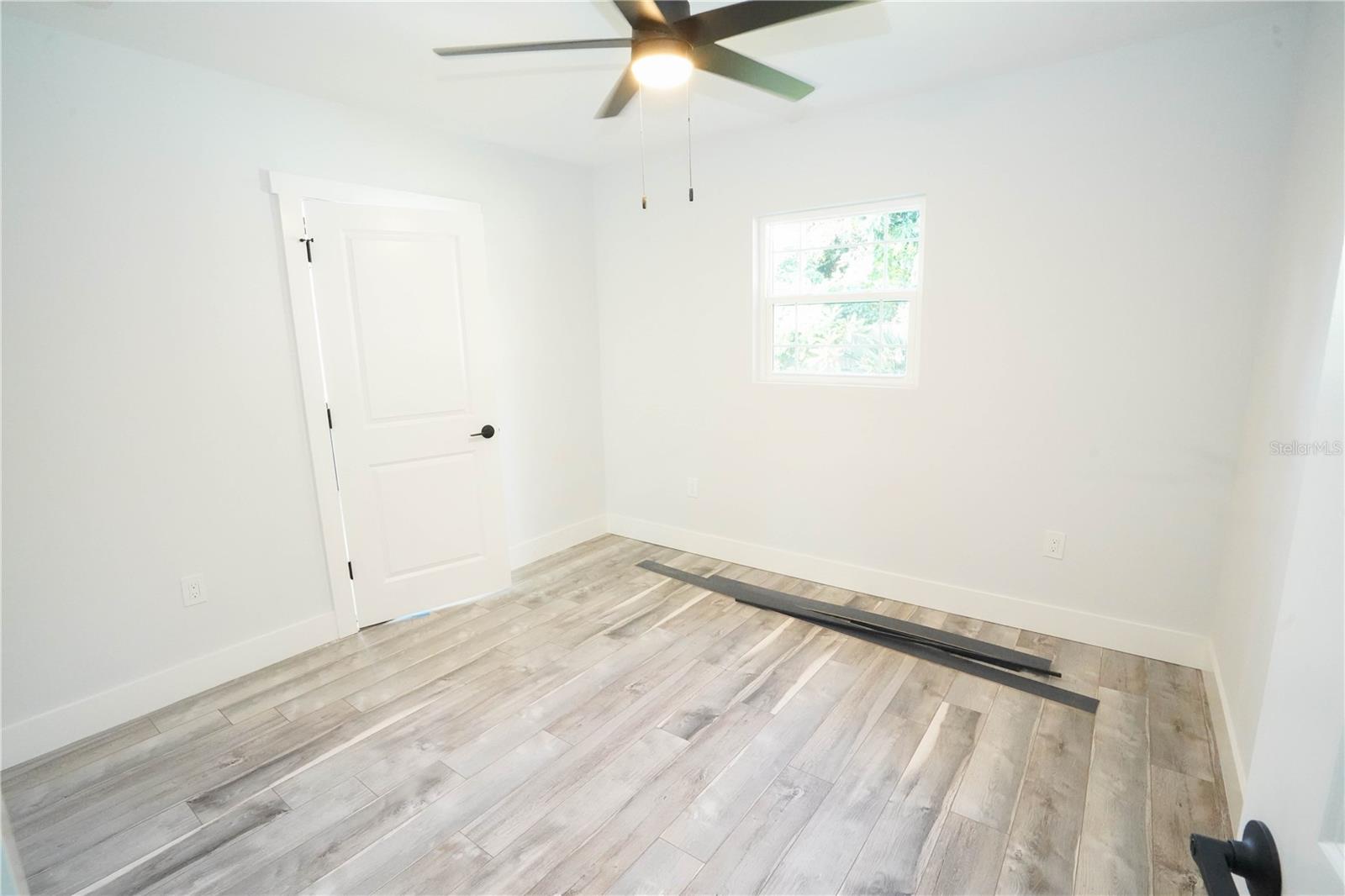 Image 18 of 33 For 5817 Dartmouth Avenue N