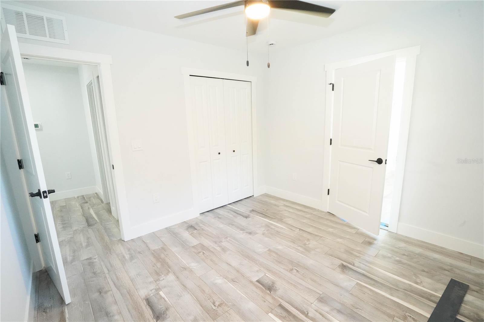 Image 21 of 33 For 5817 Dartmouth Avenue N