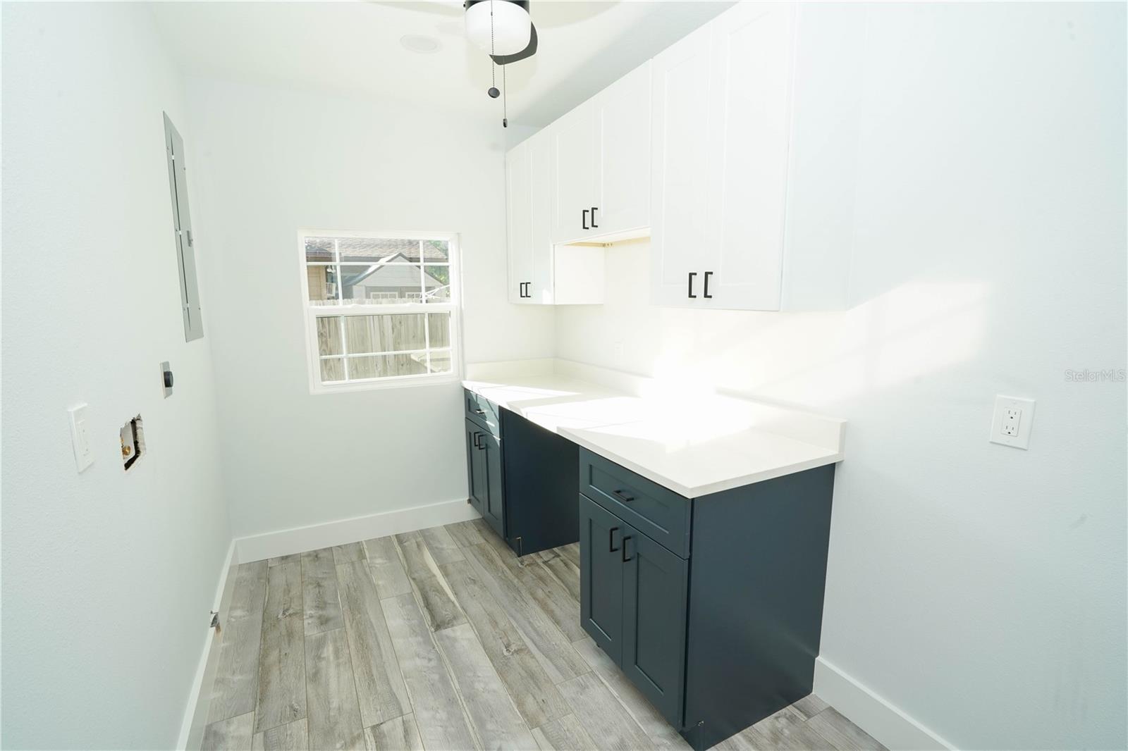 Image 22 of 33 For 5817 Dartmouth Avenue N