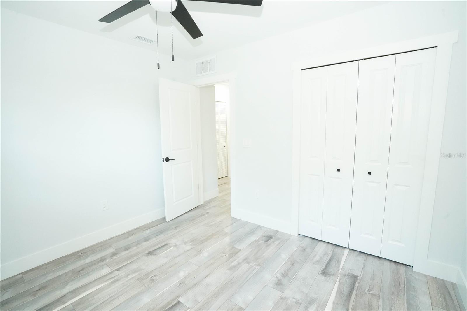 Image 24 of 33 For 5817 Dartmouth Avenue N