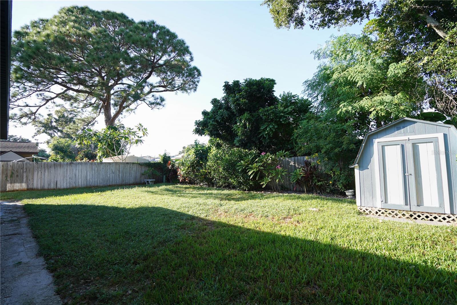 Image 27 of 33 For 5817 Dartmouth Avenue N