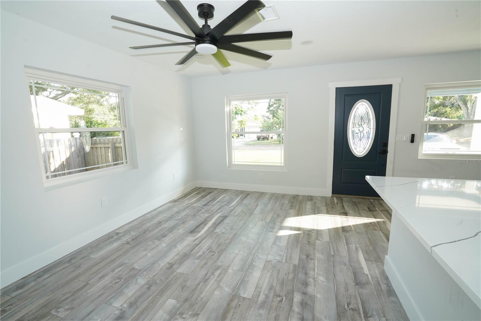 Image 9 of 33 For 5817 Dartmouth Avenue N