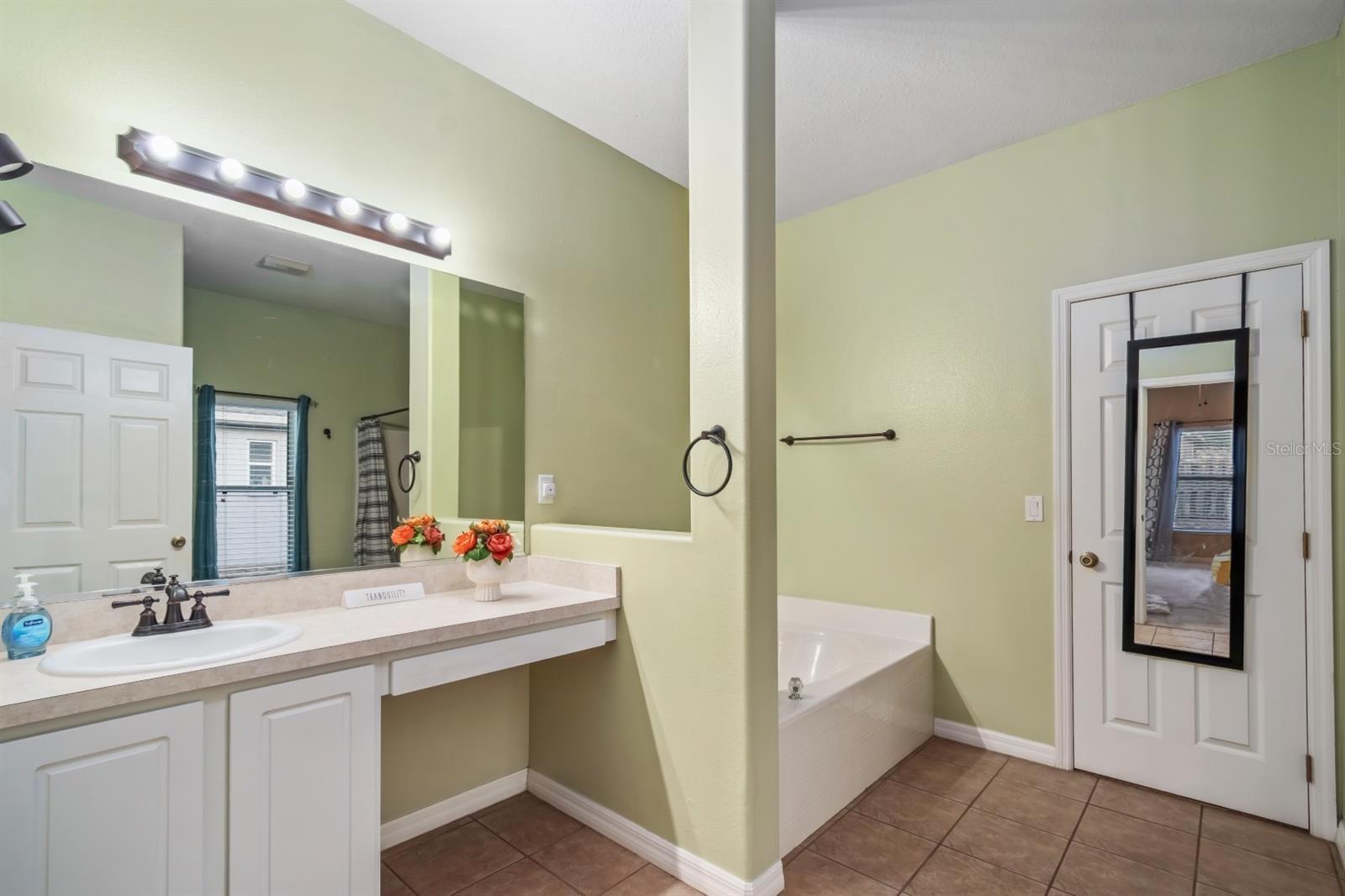 Image 23 of 44 For 2640 25th Street