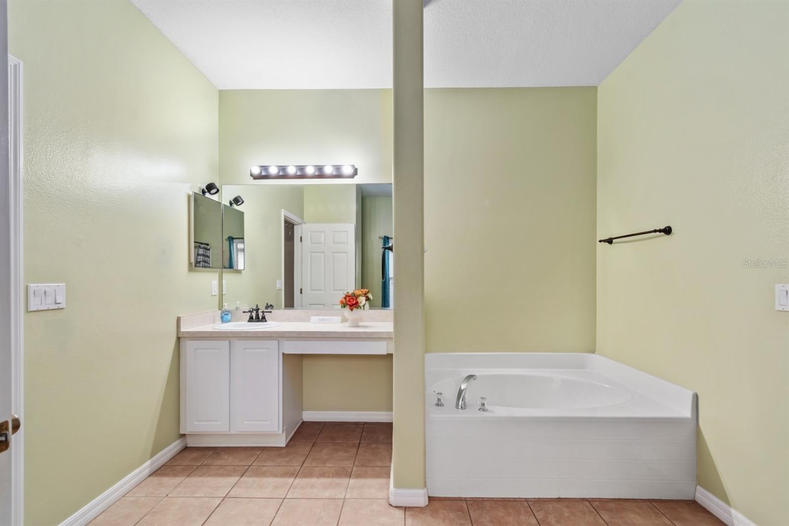 Image 24 of 44 For 2640 25th Street