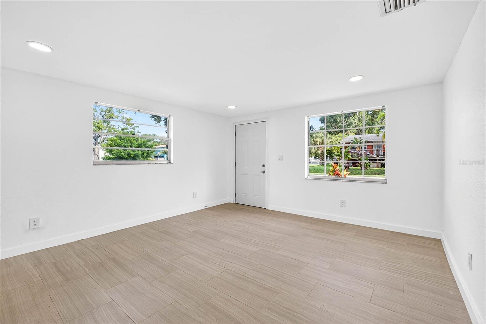 Image 34 of 64 For 6801 Faul Street