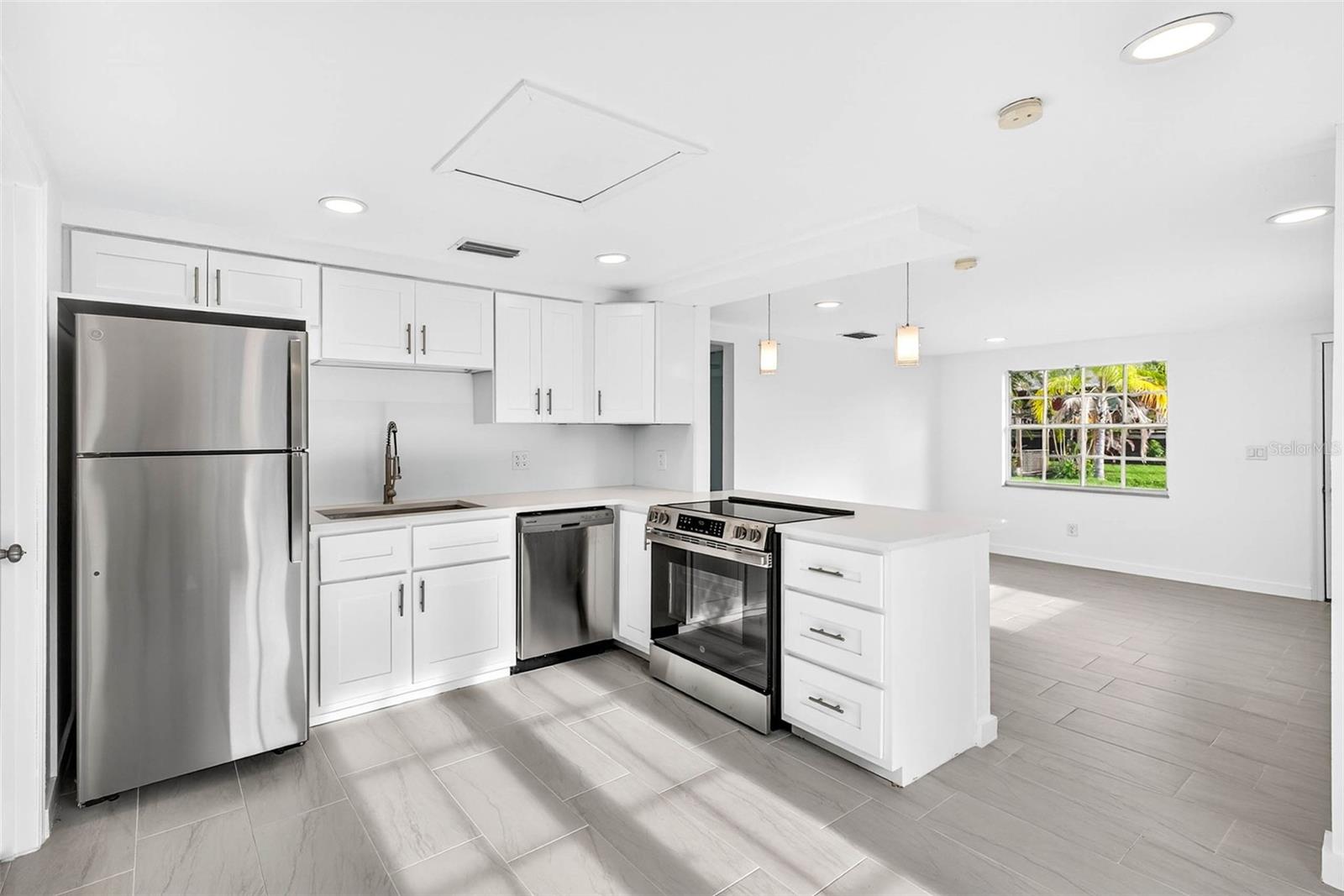 Image 4 of 64 For 6801 Faul Street