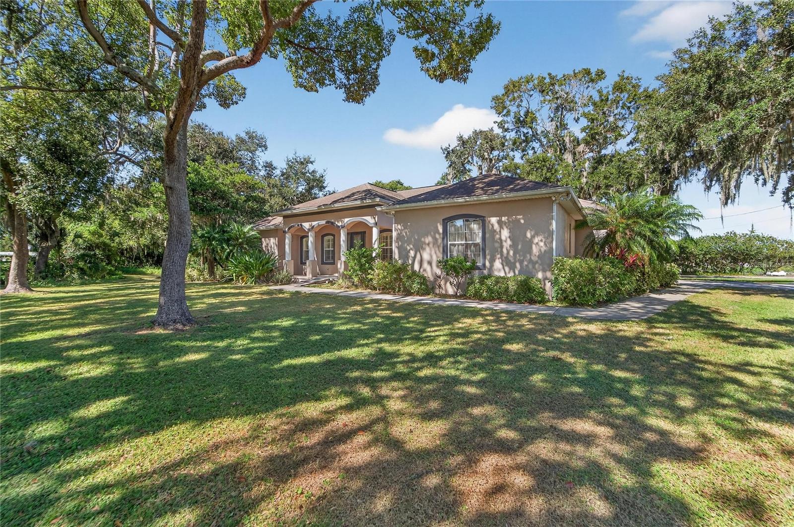 Image 11 of 99 For 332 Holloway Road